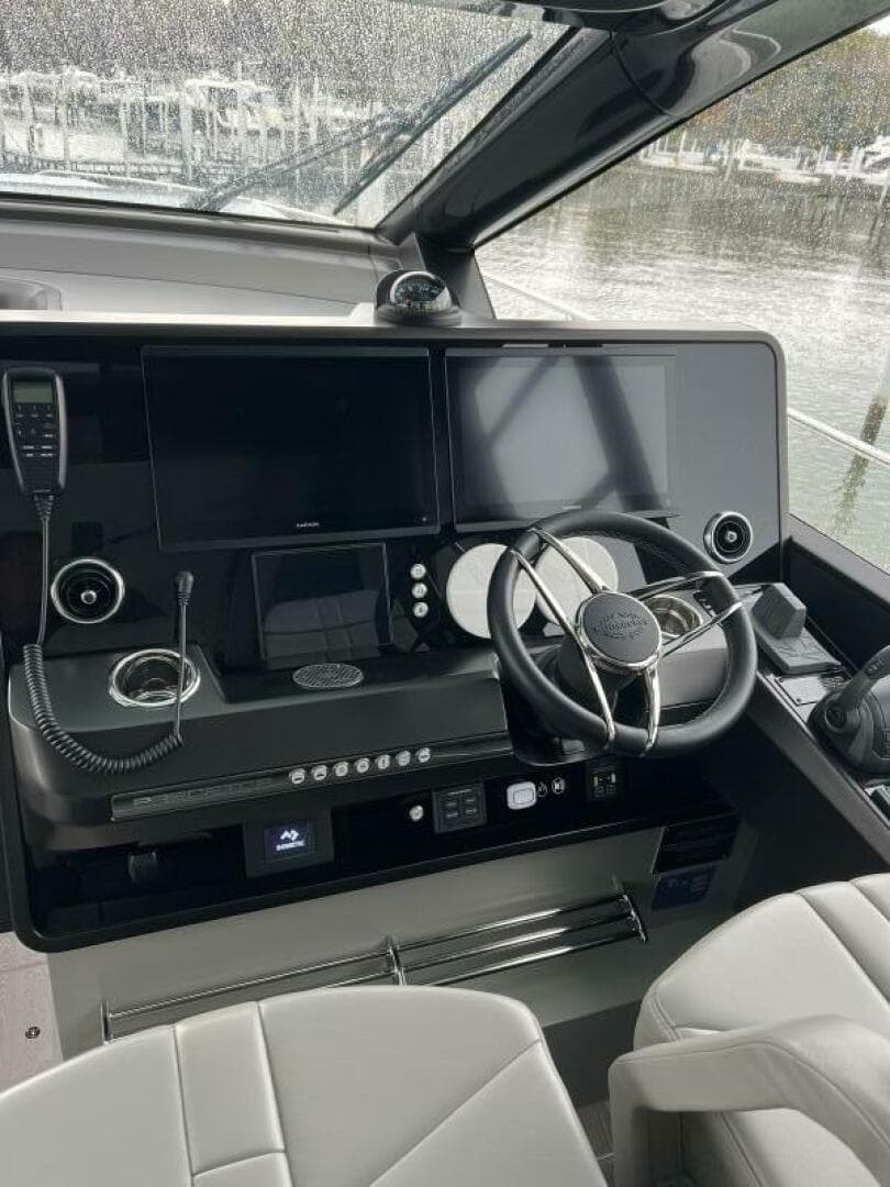 2026 Sunseeker 55 Predator — photo 32