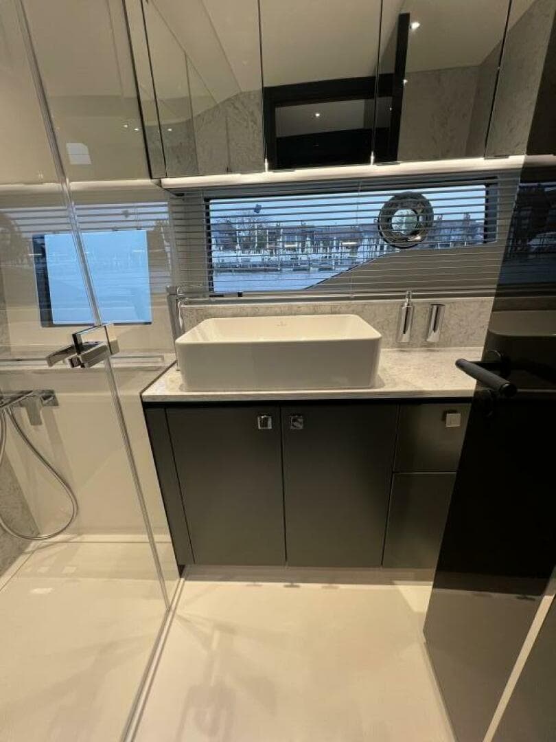 2026 Sunseeker 55 Predator — photo 50