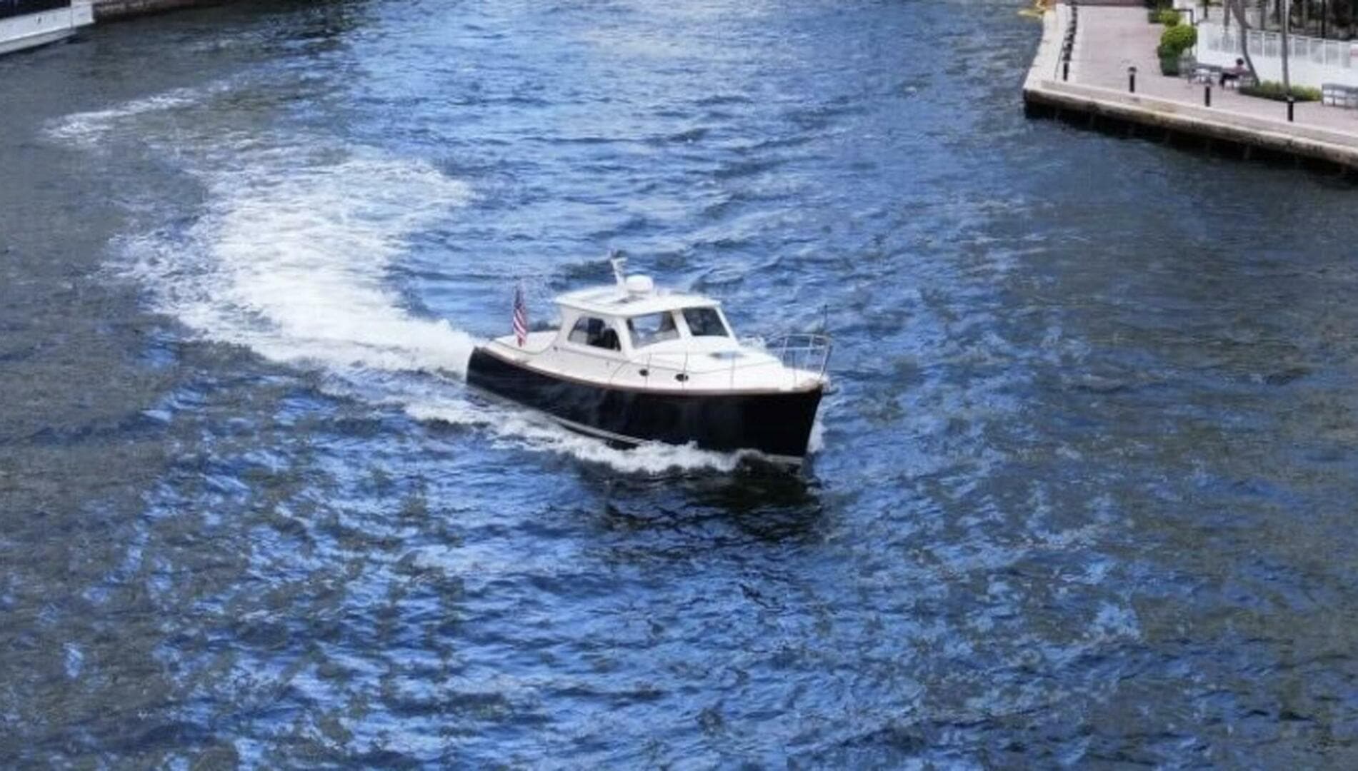 2003 Hinckley 36 Picnic Boat Ep — photo 2