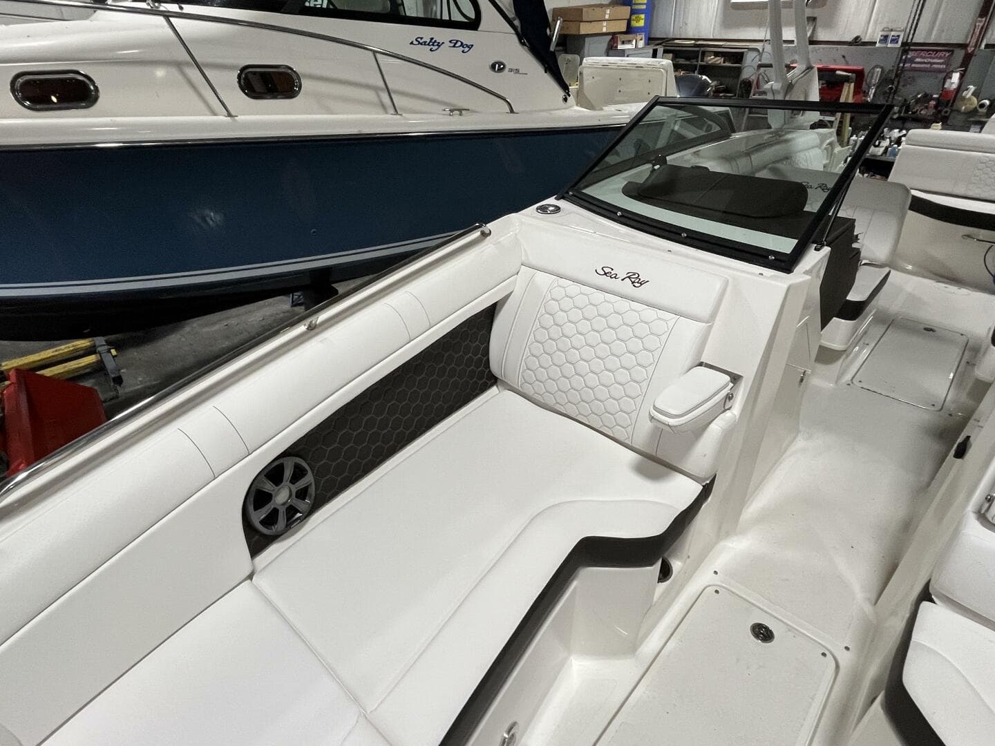 2021 Sea Ray 270 Sdx OB — photo 13
