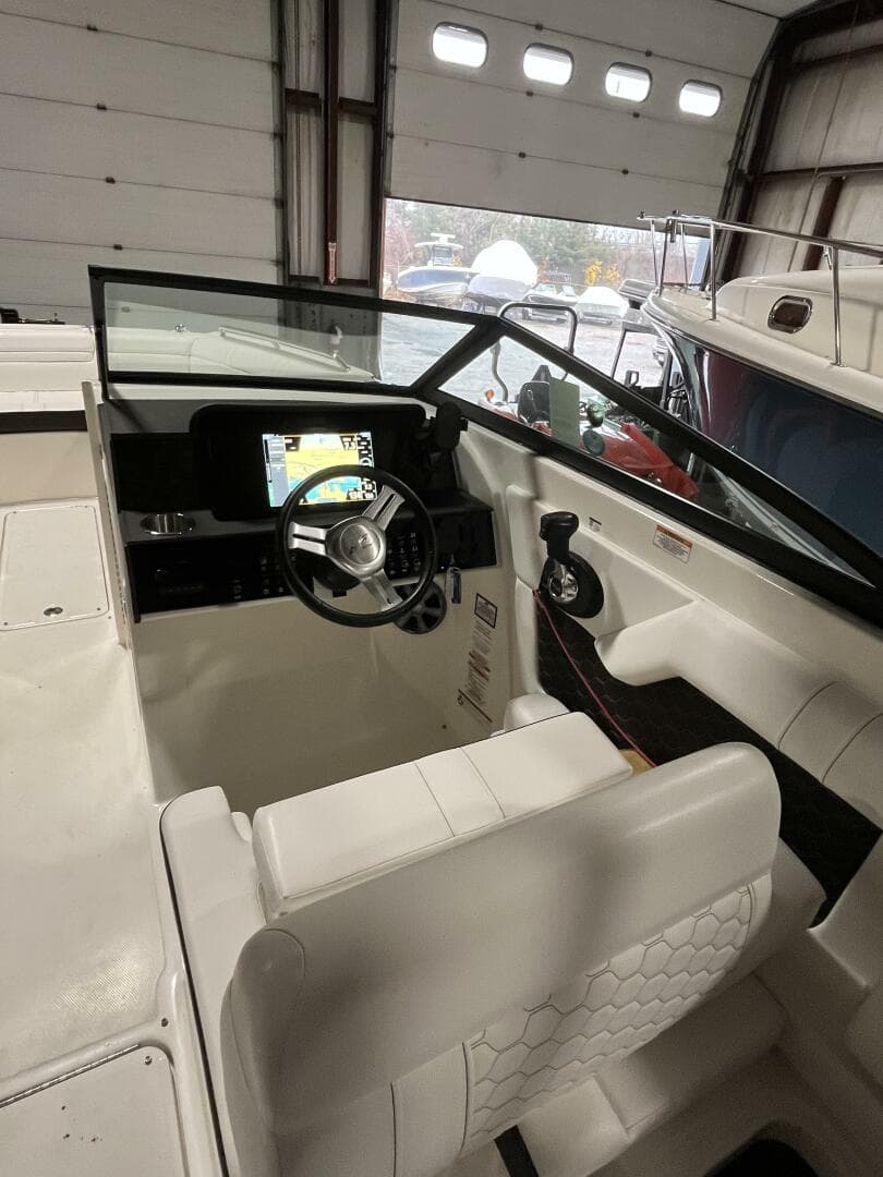 2021 Sea Ray 270 Sdx OB — photo 22