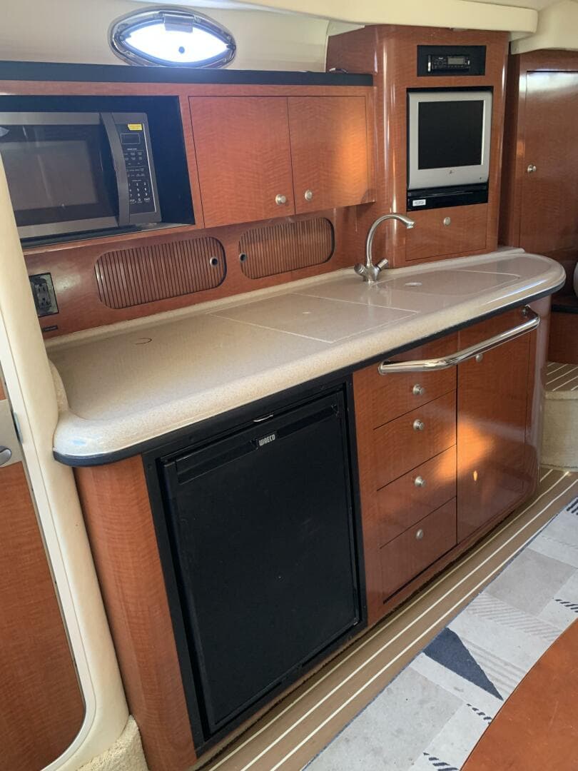 2005 Sea Ray 340 Sundancer — photo 7