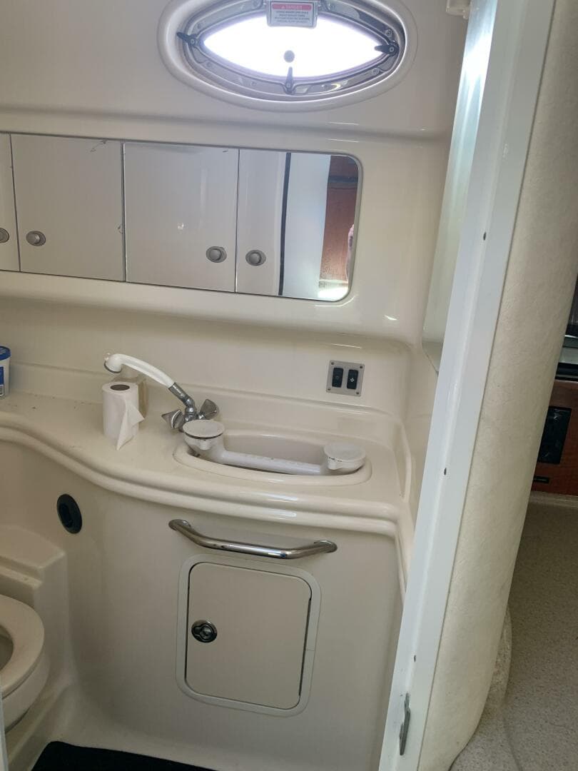 2005 Sea Ray 340 Sundancer — photo 9