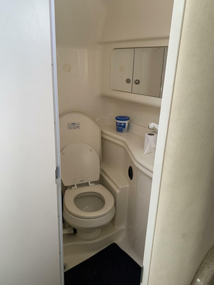 2005 Sea Ray 340 Sundancer — photo 8