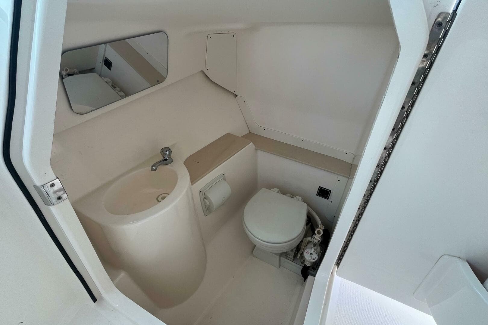 2015 Pursuit — photo 19