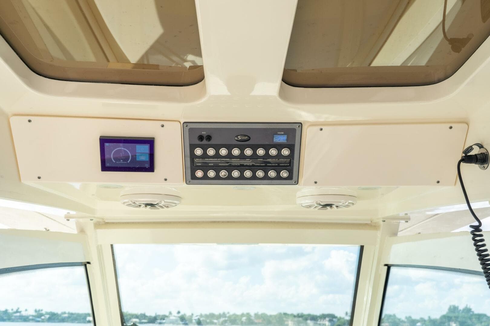 2023 Scout 355 LXF — photo 13