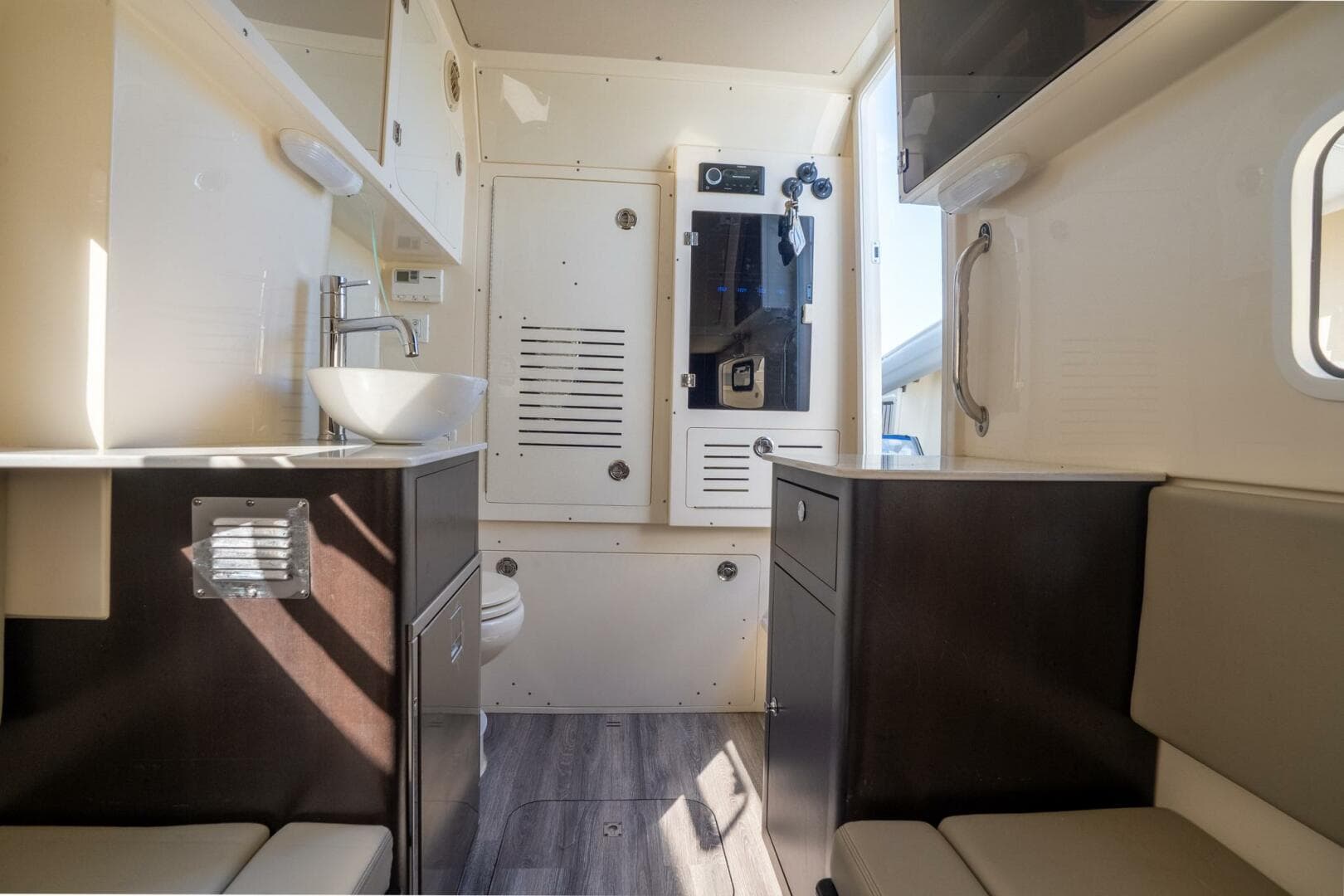 2023 Scout 355 LXF — photo 24