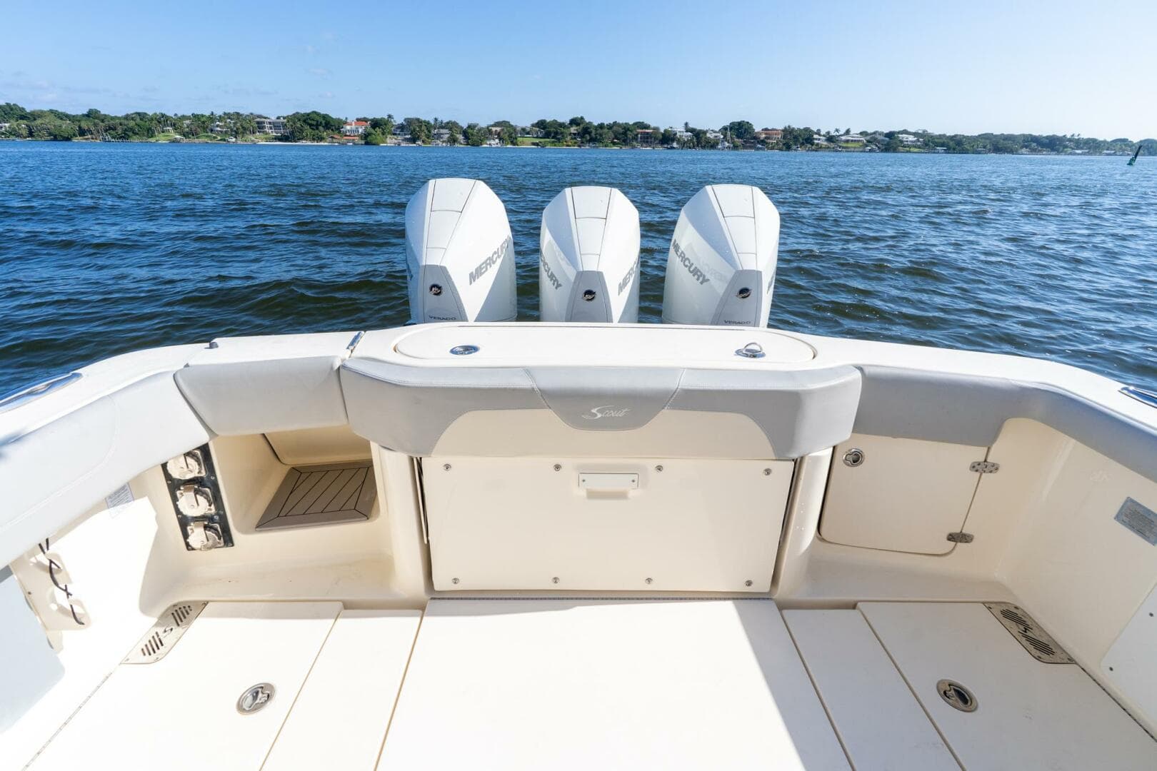 2023 Scout 355 LXF — photo 19