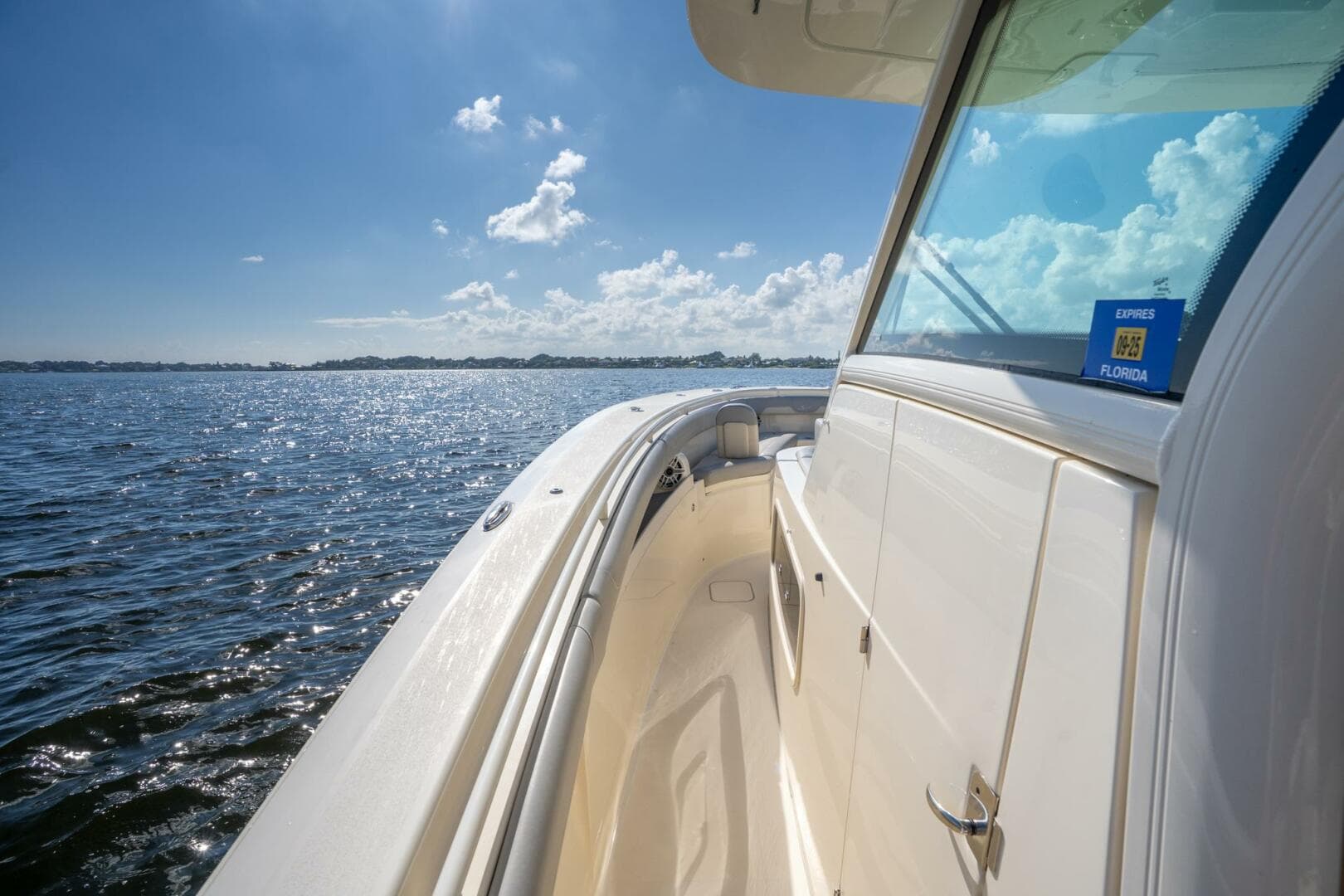 2023 Scout 355 LXF — photo 7