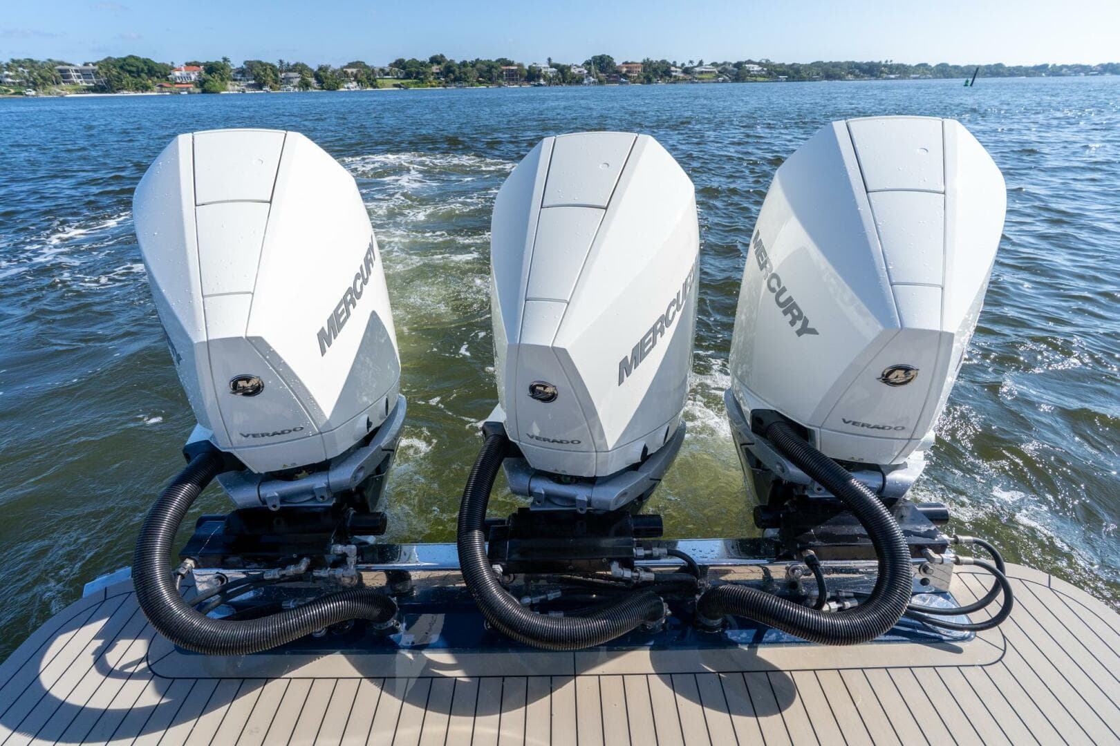 2023 Scout 355 LXF — photo 20