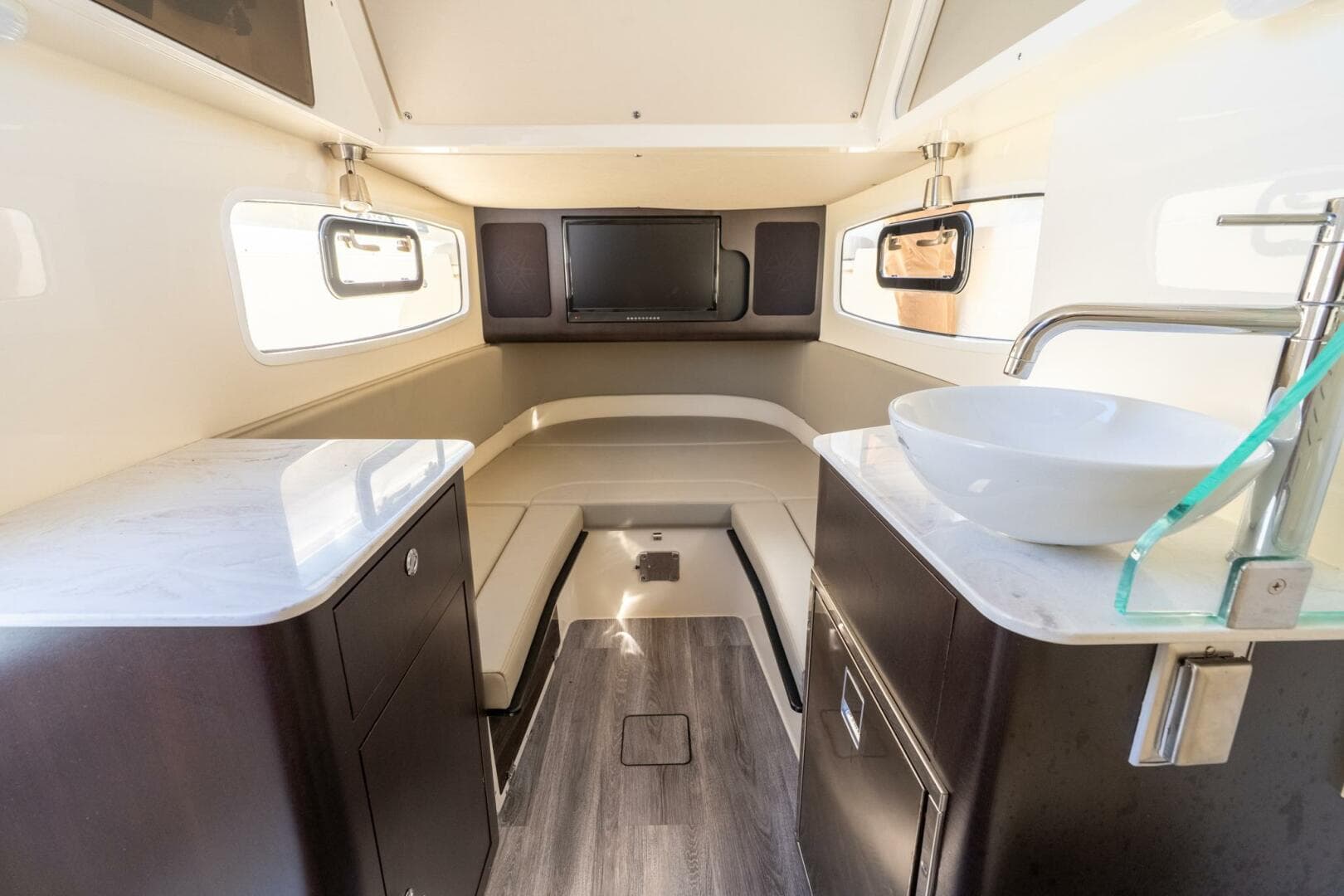 2023 Scout 355 LXF — photo 21