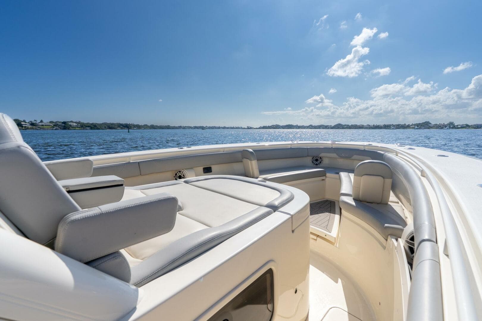 2023 Scout 355 LXF — photo 10