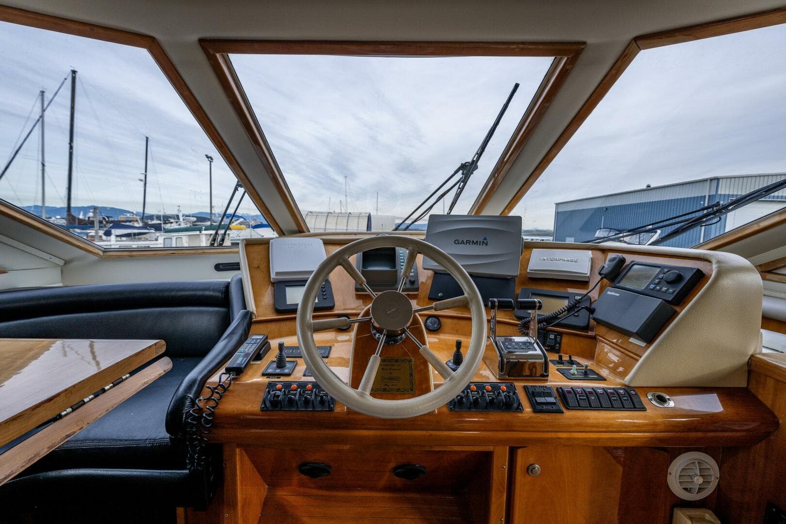 2001 Navigator 61 Pilothouse — photo 22