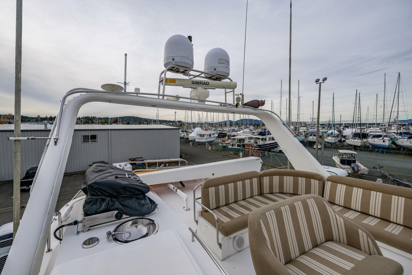 2001 Navigator 61 Pilothouse — photo 50