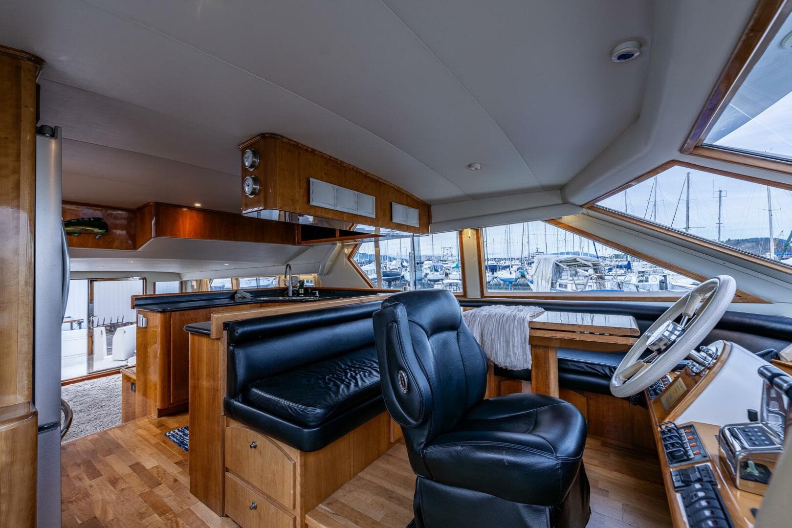 2001 Navigator 61 Pilothouse — photo 20