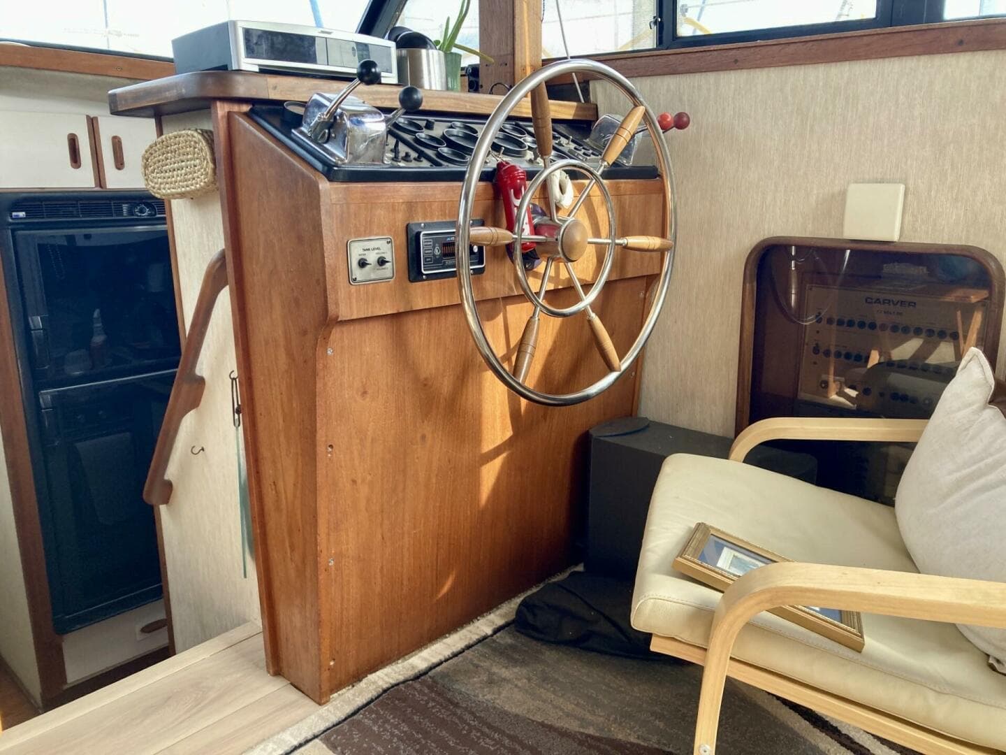 1983 Carver 3607 Ac — photo 7