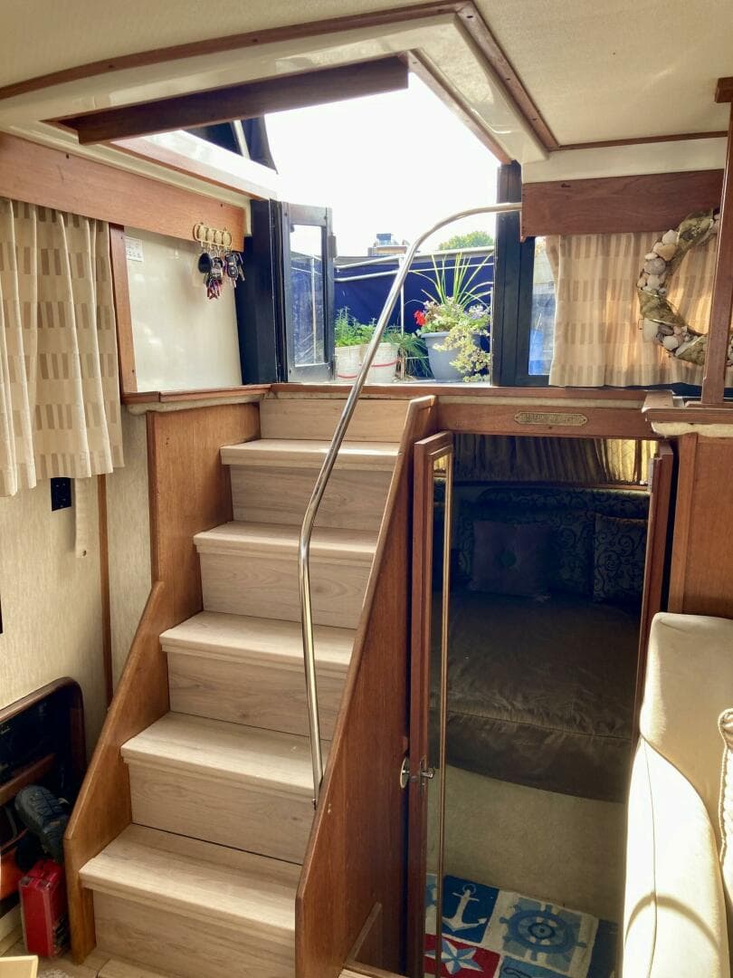 1983 Carver 3607 Ac — photo 5