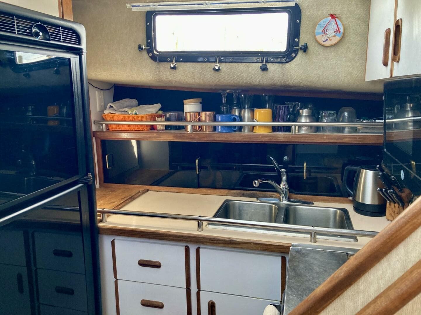 1983 Carver 3607 Ac — photo 8