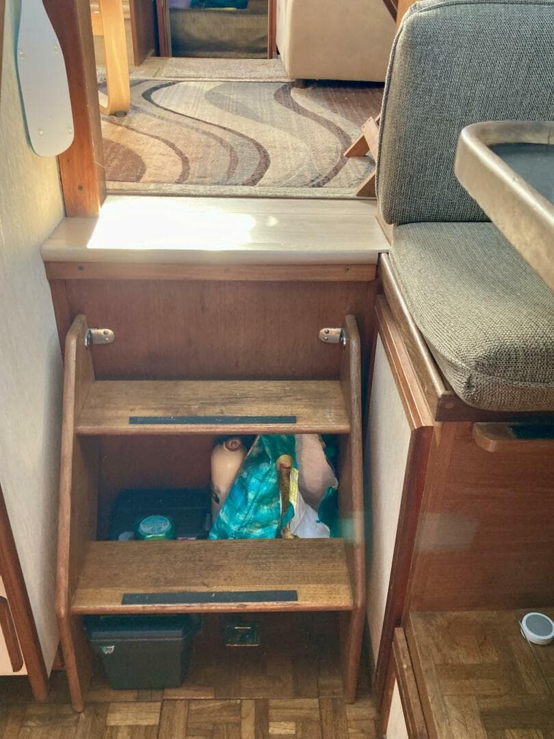 1983 Carver 3607 Ac — photo 14