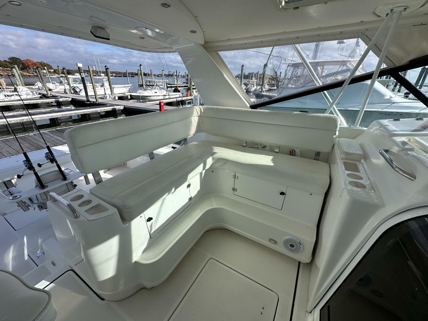 2001 Tiara Yachts 4300 Open — photo 11