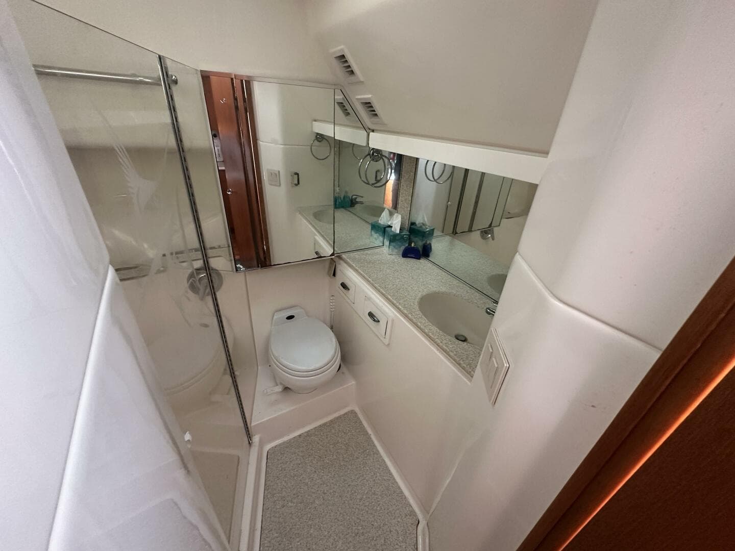 2001 Tiara Yachts 4300 Open — photo 25