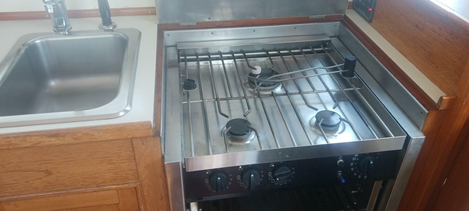 1977 Grand Banks 36 Classic — photo 42