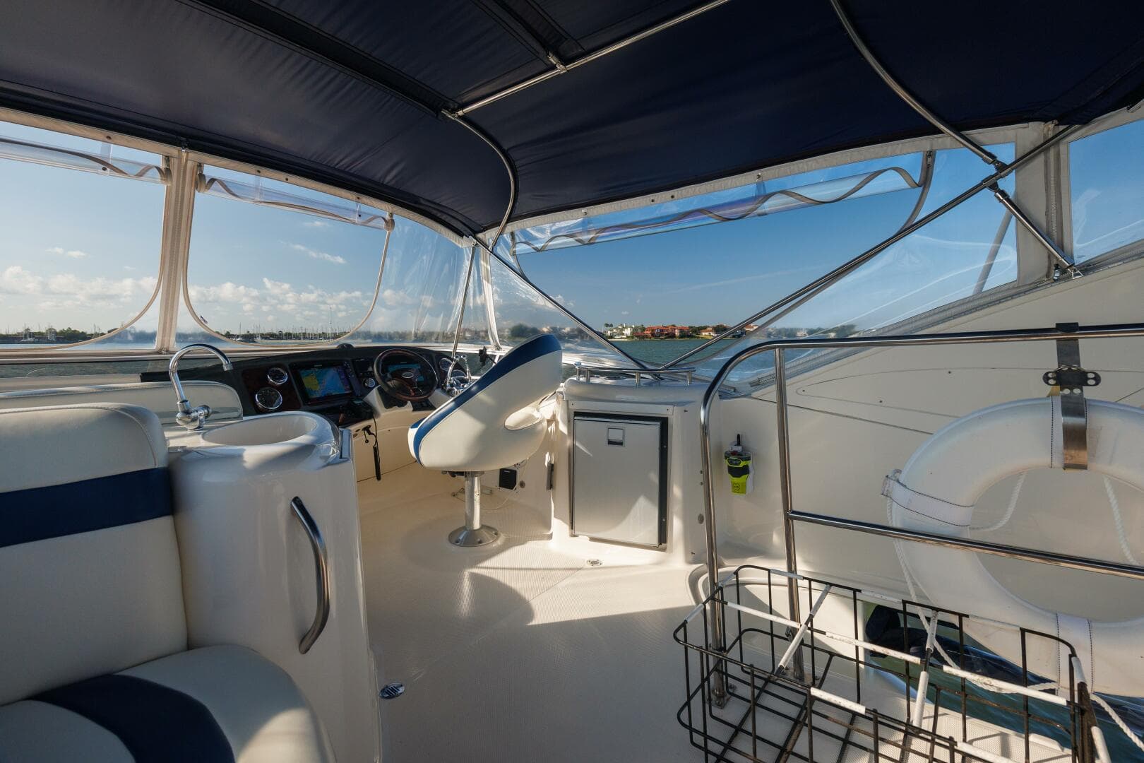 2010 Meridian 391 — photo 31