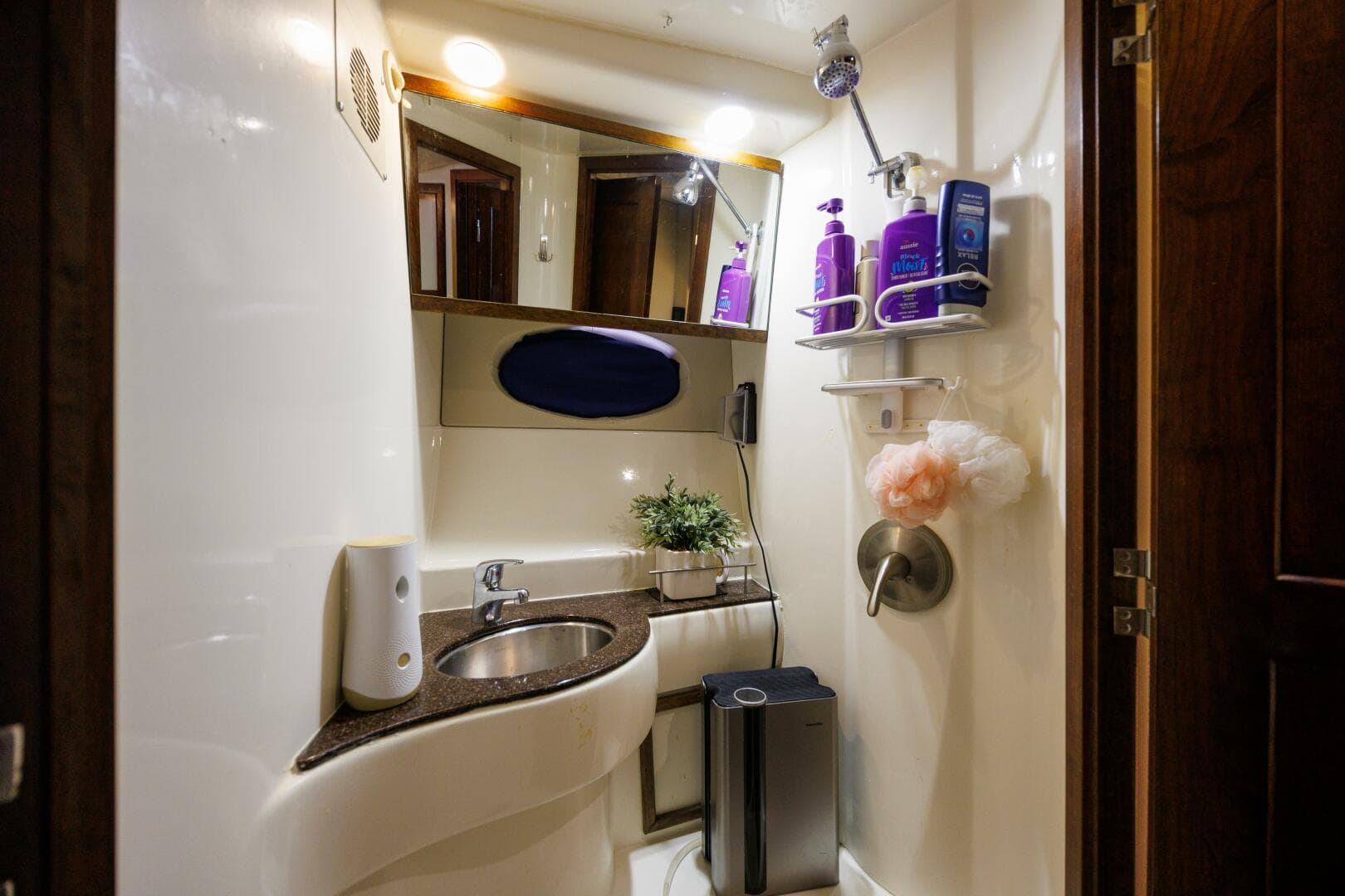2010 Meridian 391 — photo 16