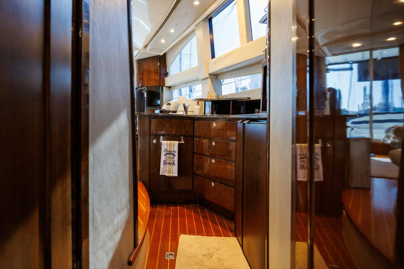 2010 Meridian 391 — photo 14