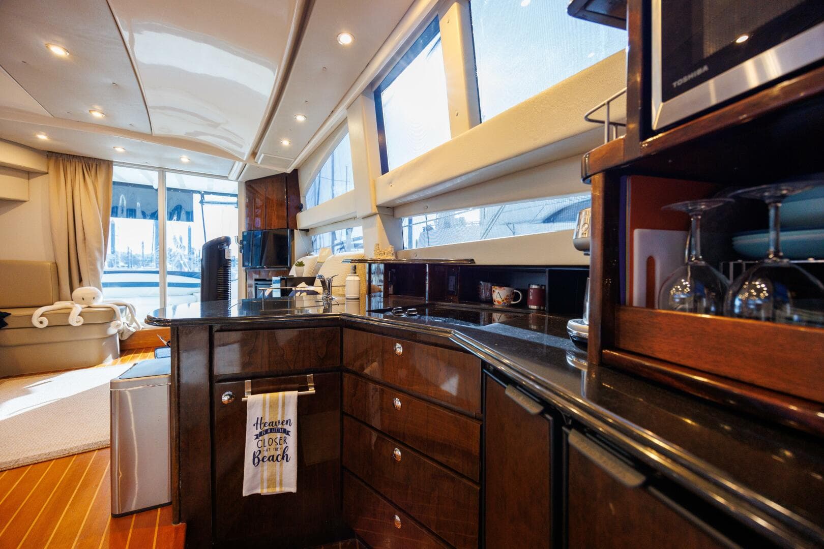 2010 Meridian 391 — photo 13