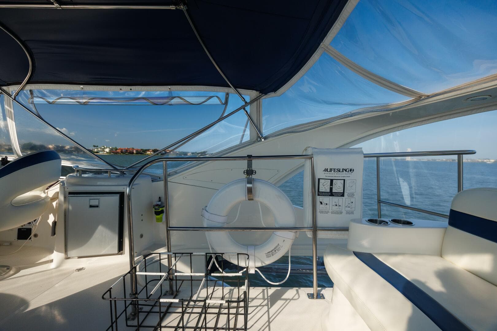 2010 Meridian 391 — photo 32