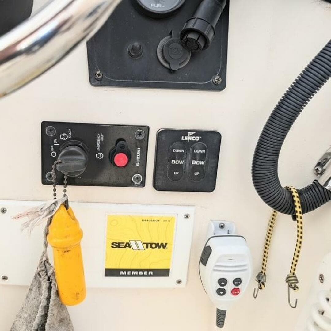 2003 Palm Beach 22 DC White Cap — photo 17