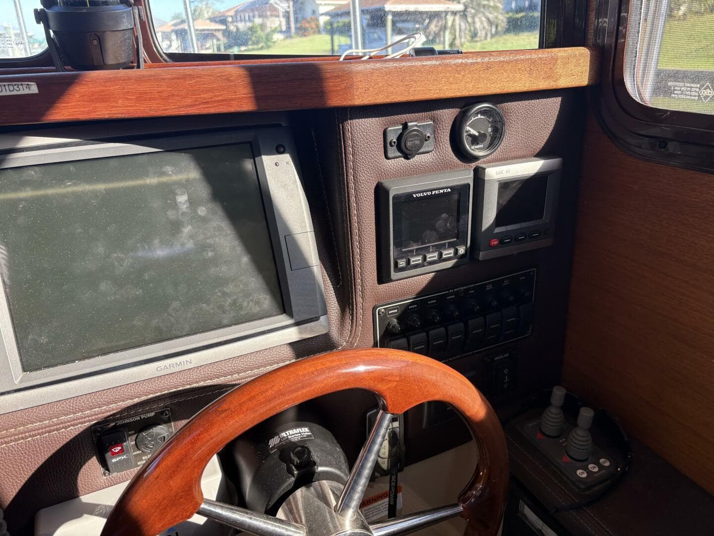 2014 Ranger Tugs R-27 — photo 24