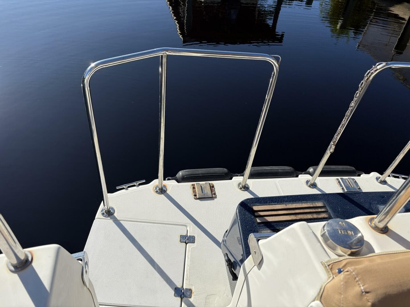 2014 Ranger Tugs R-27 — photo 11