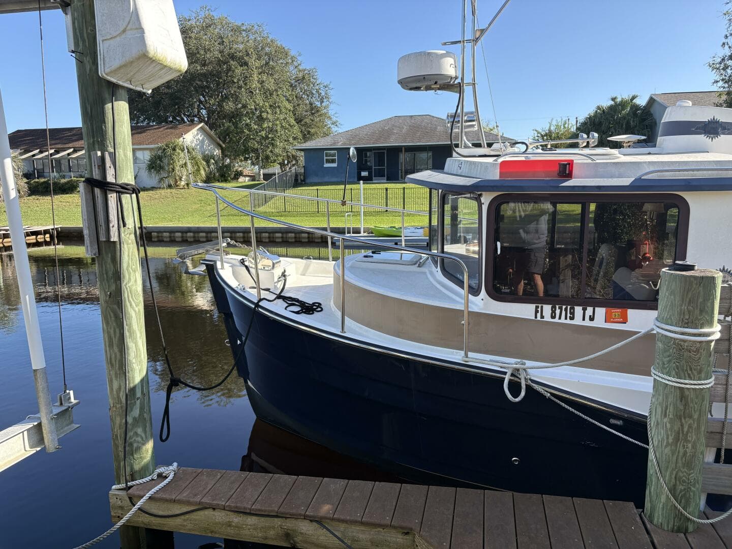 2014 Ranger Tugs R-27 — photo 2