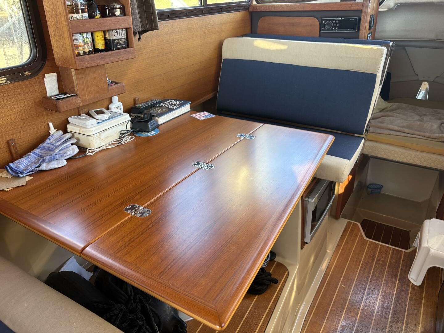 2014 Ranger Tugs R-27 — photo 36