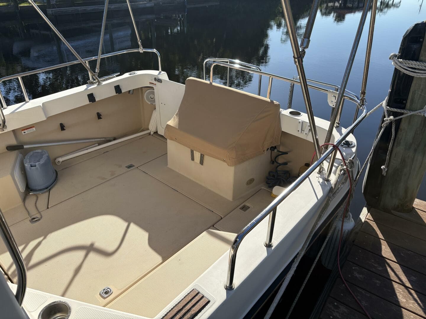 2014 Ranger Tugs R-27 — photo 7