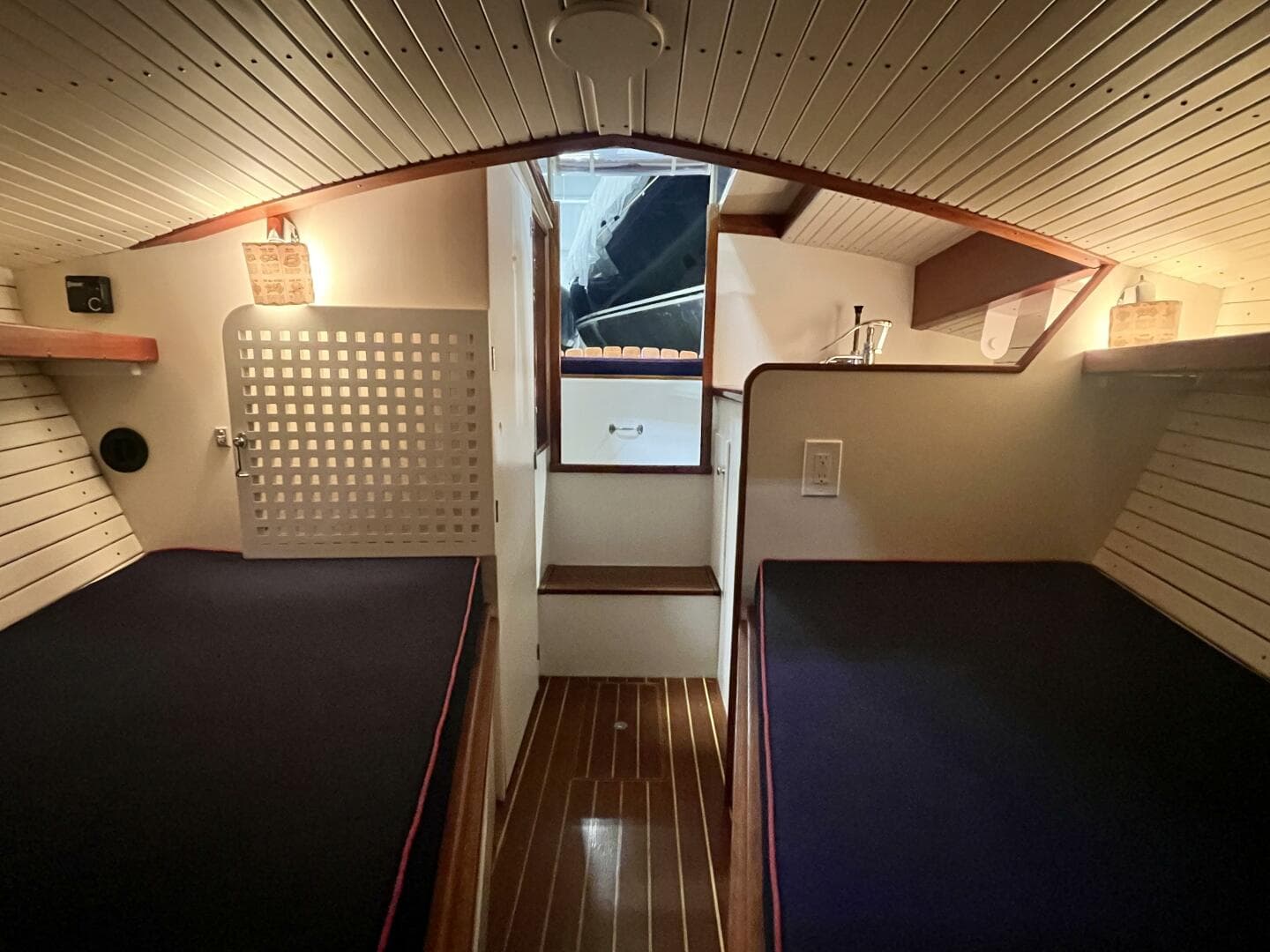 1980 Dyer 29 Bass — photo 16