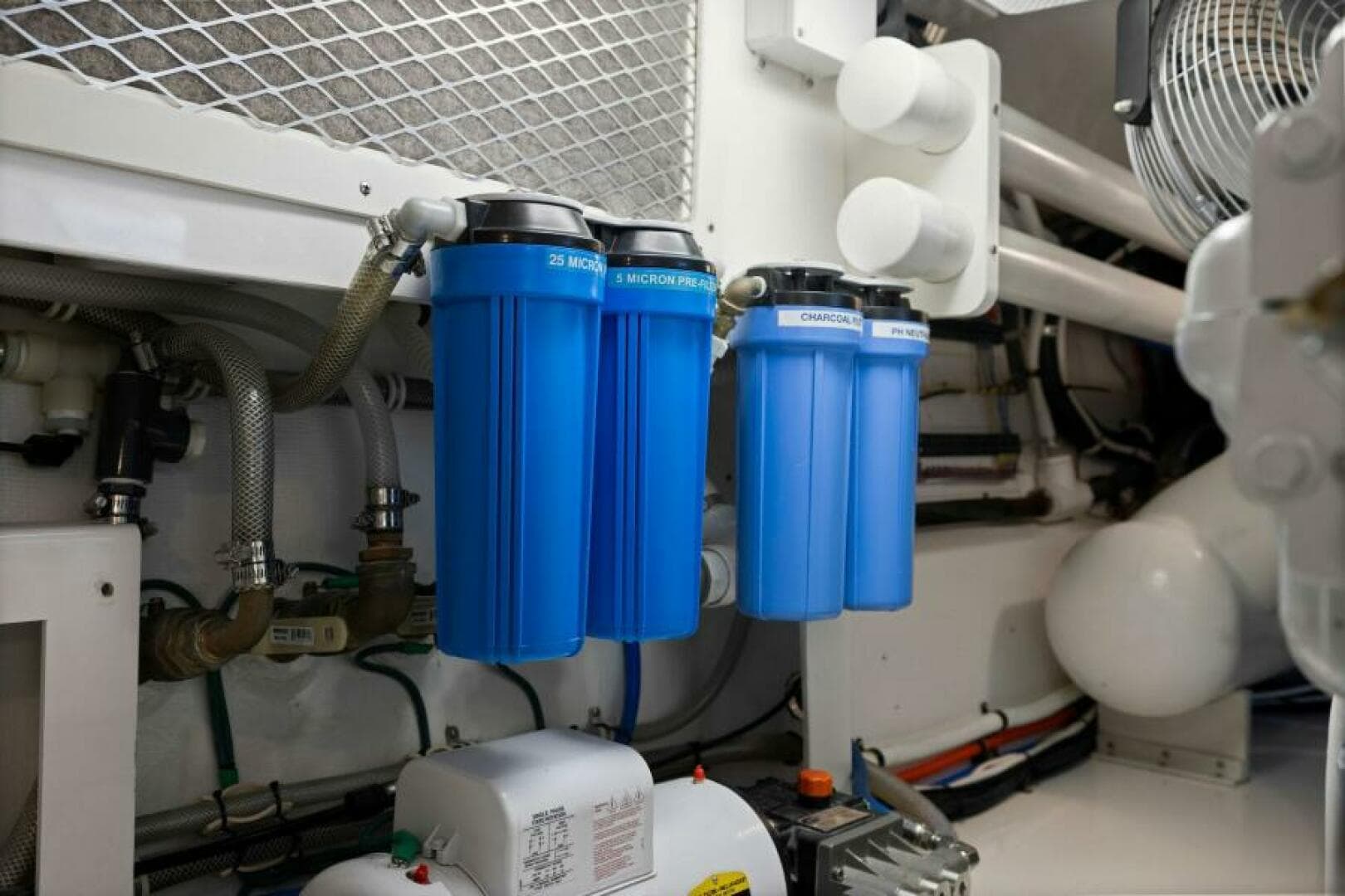 2012 Cabo 44 Hardtop Express — photo 64