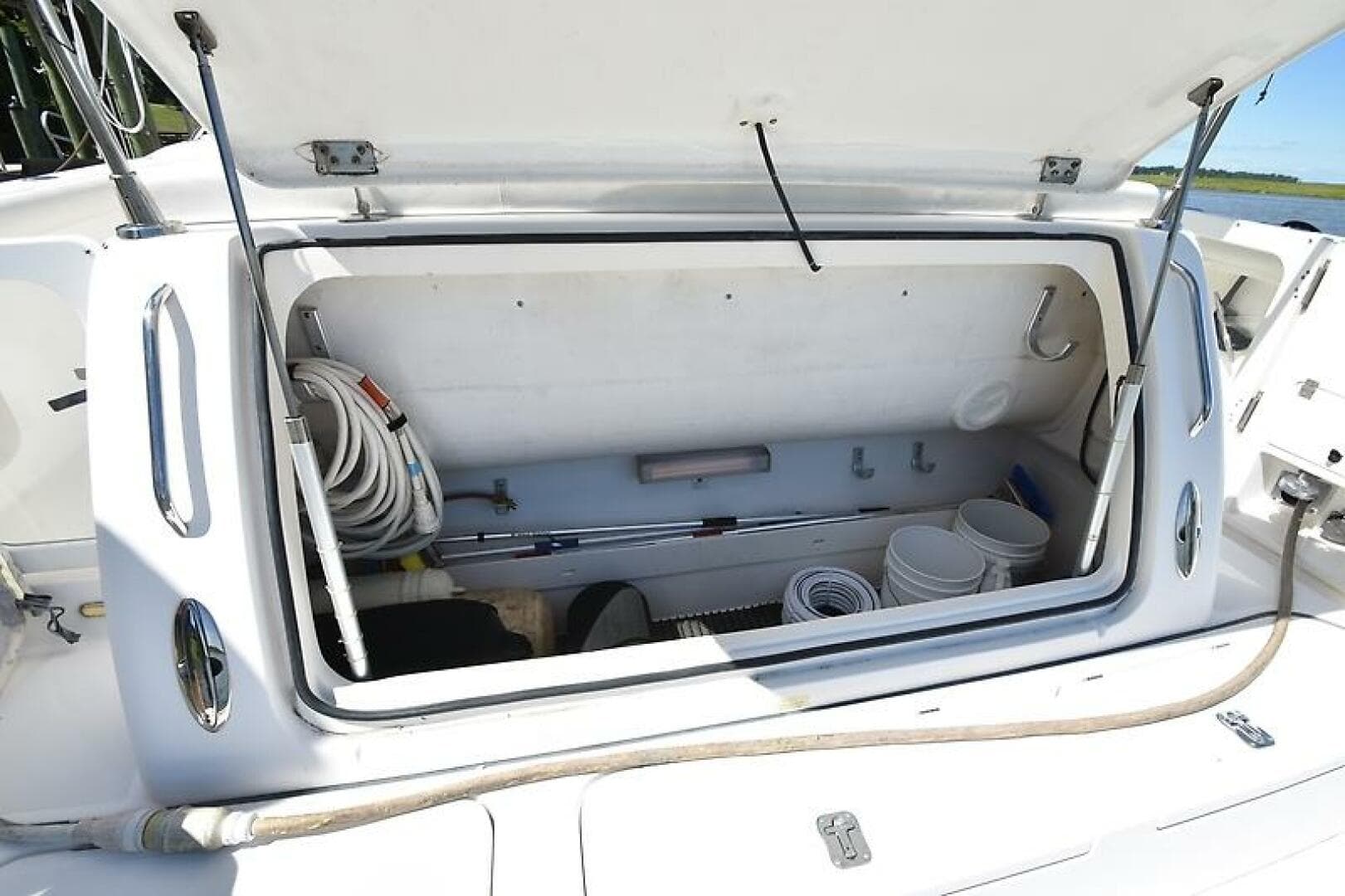 2001 Tiara Yachts 52 Sport Yacht — photo 36