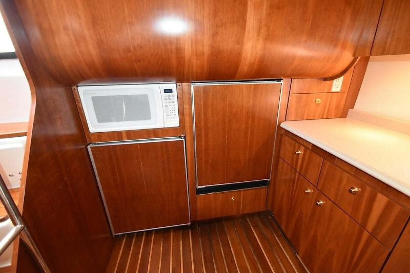 2001 Tiara Yachts 52 Sport Yacht — photo 15