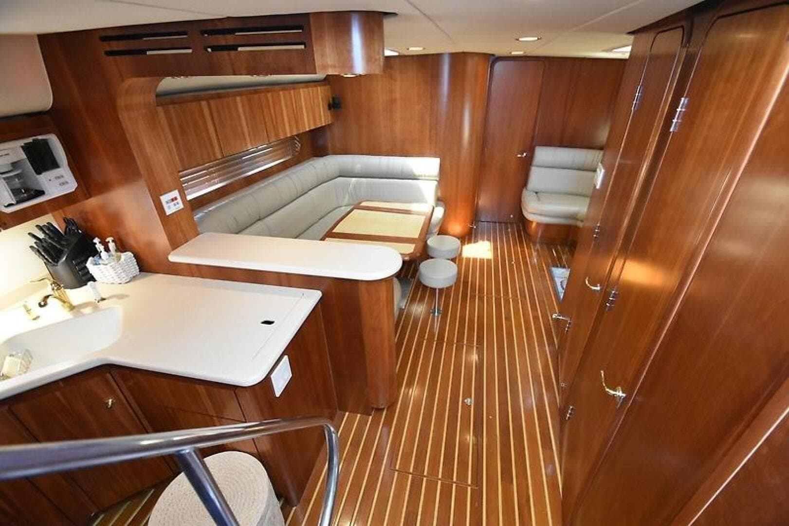 2001 Tiara Yachts 52 Sport Yacht — photo 13