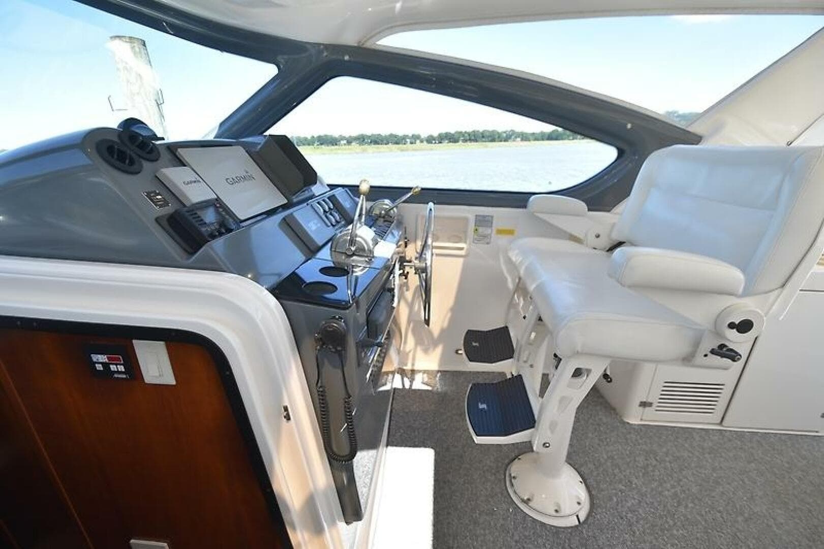 2001 Tiara Yachts 52 Sport Yacht — photo 27