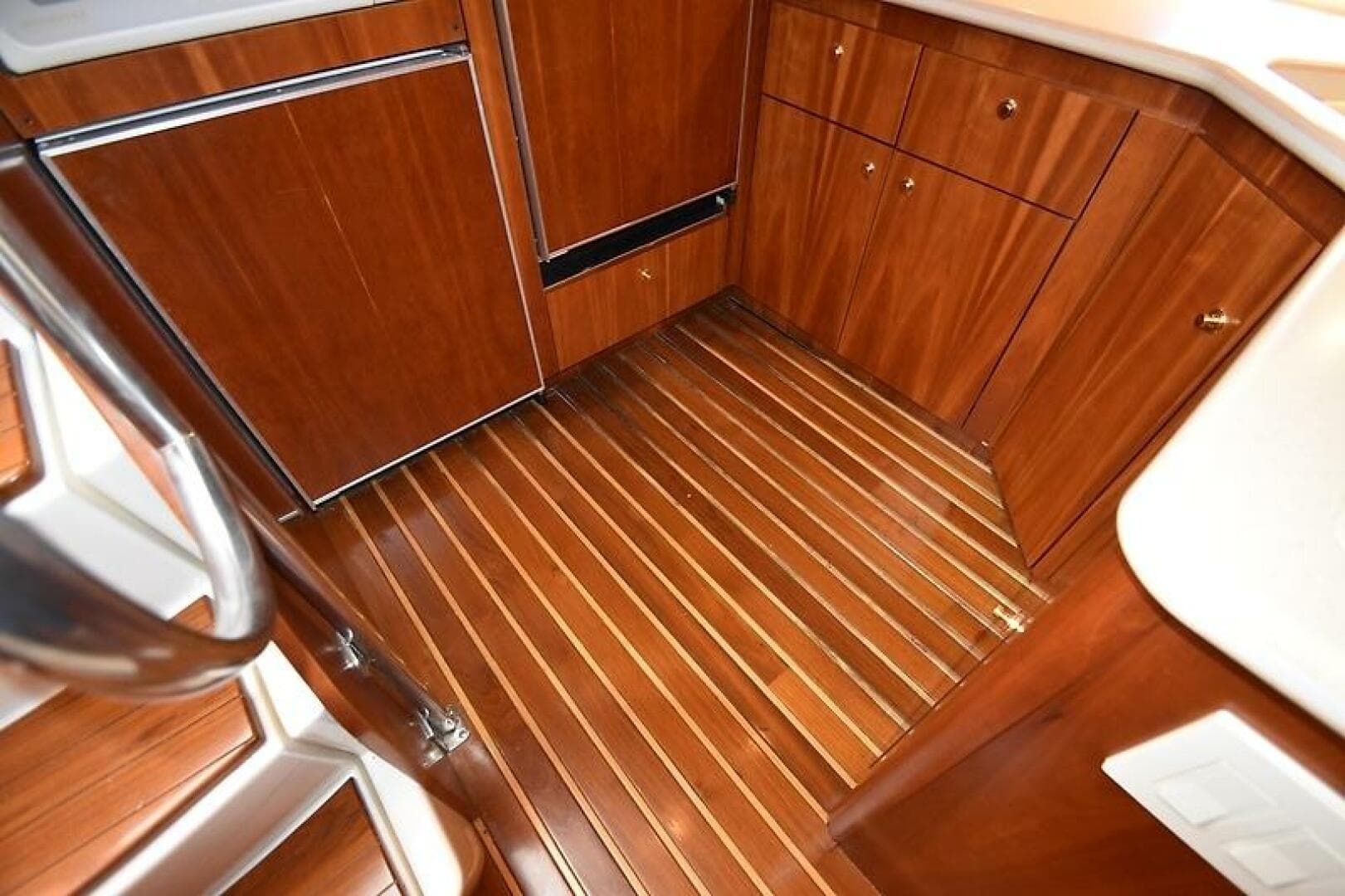 2001 Tiara Yachts 52 Sport Yacht — photo 24