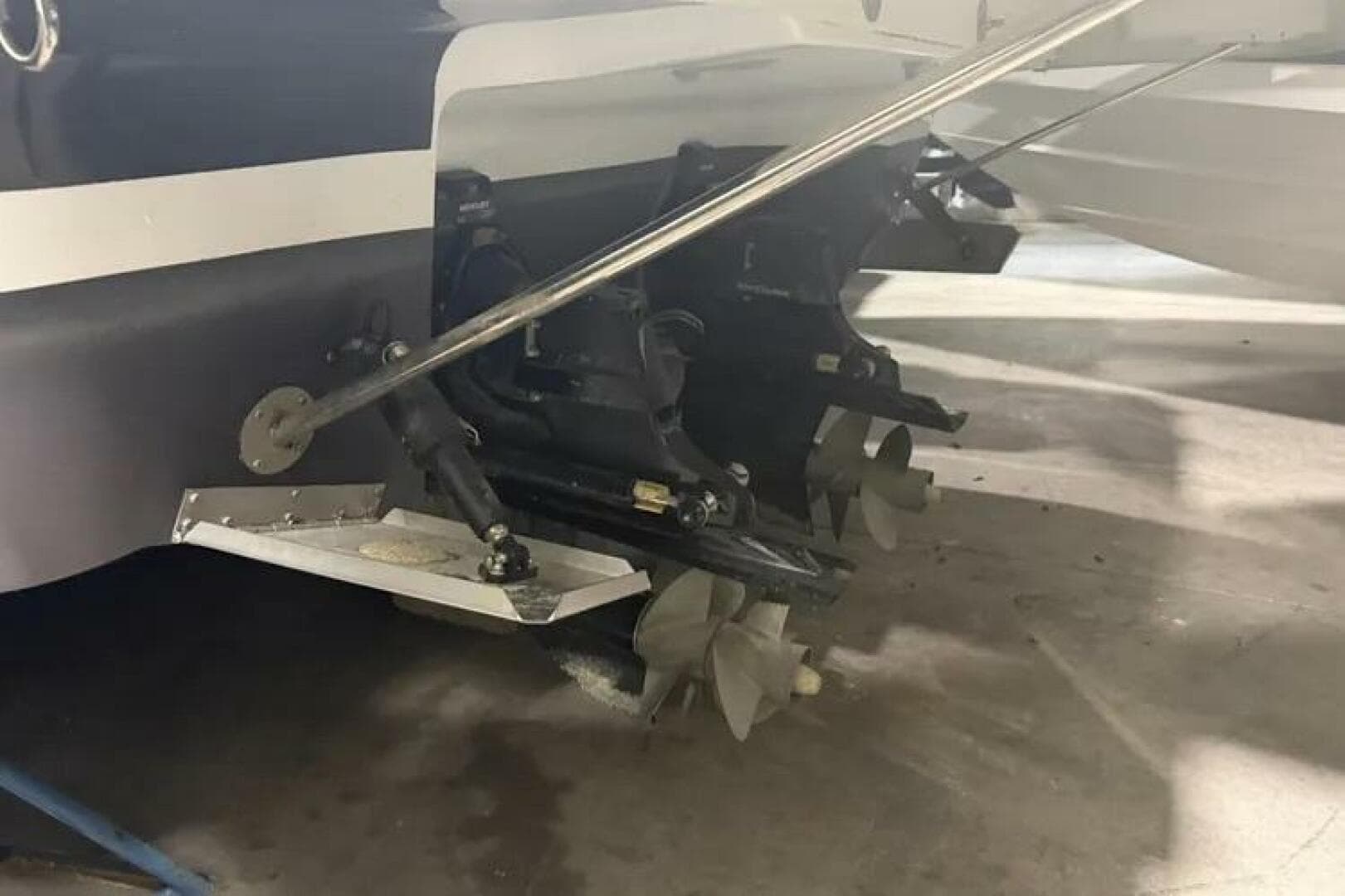 2022 Four Winns 355 Vista Coupe — photo 7