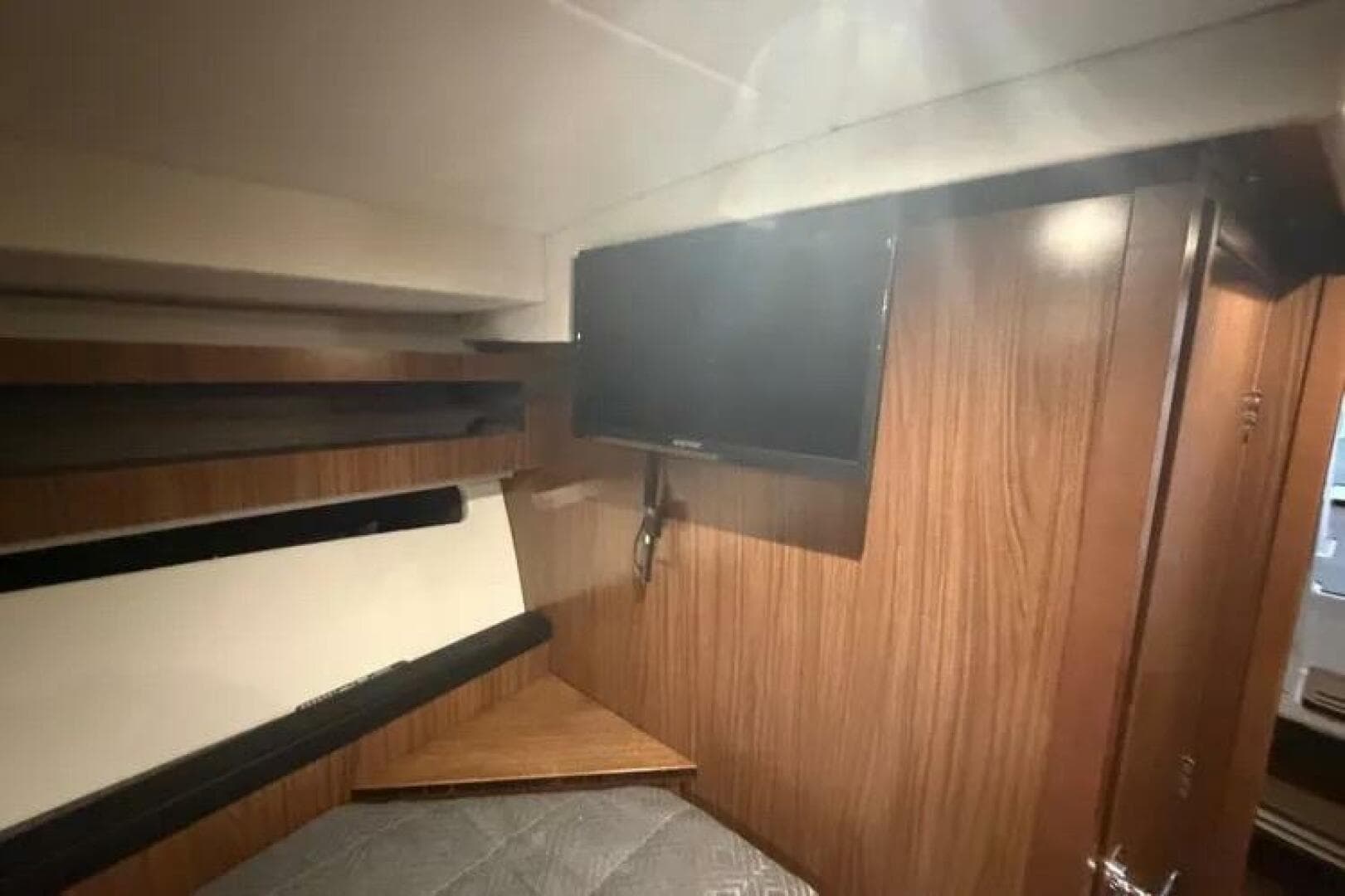 2022 Four Winns 355 Vista Coupe — photo 26