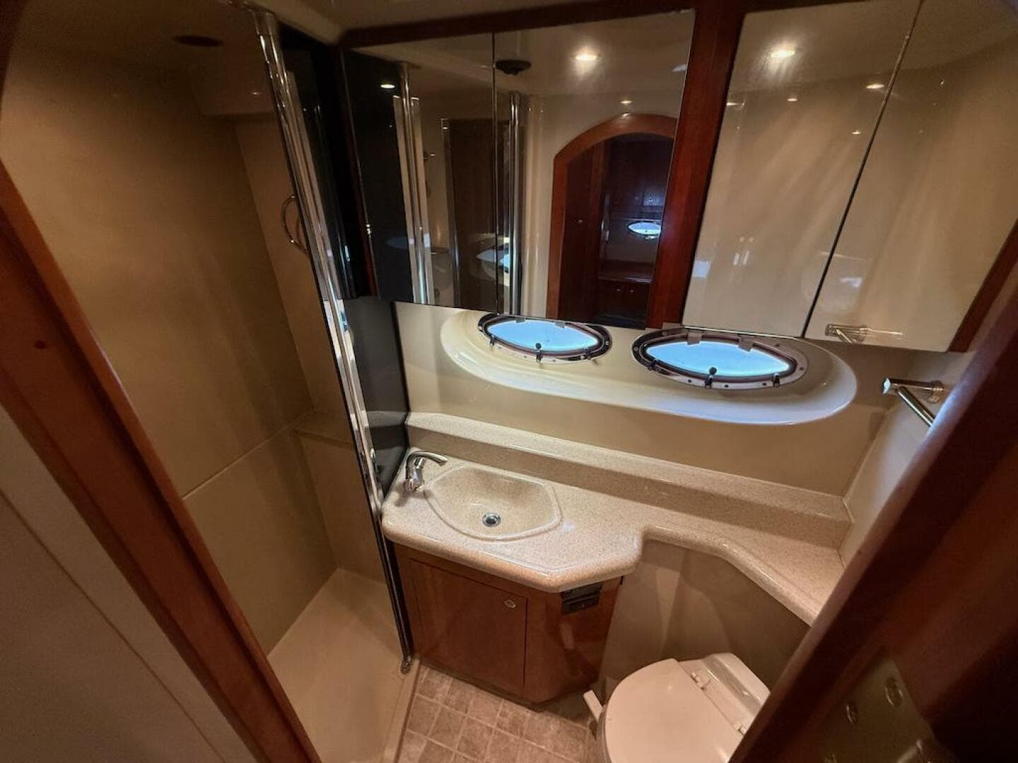 2006 Cruisers Yachts 415 Express — photo 33