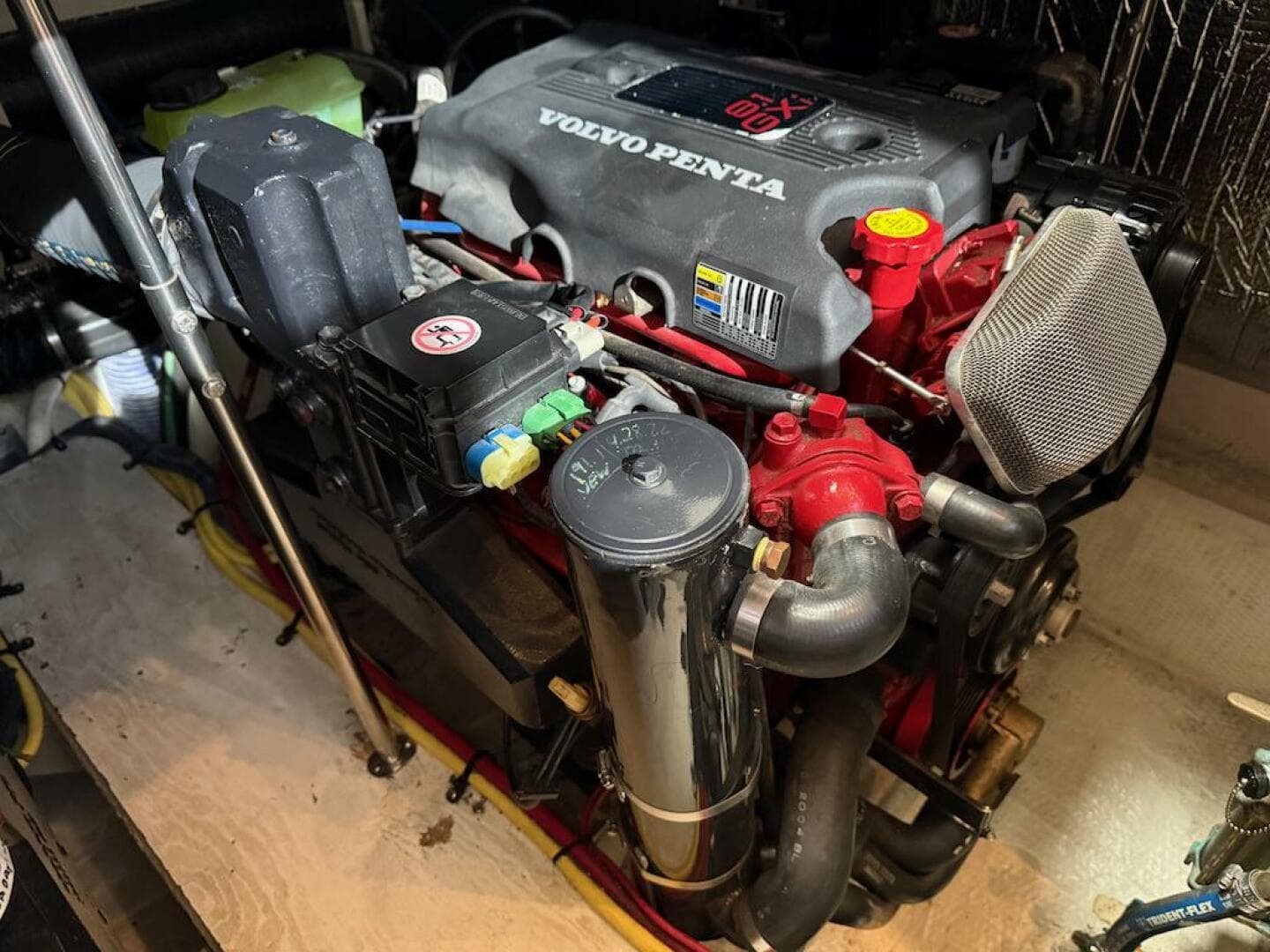 2006 Cruisers Yachts 415 Express — photo 36