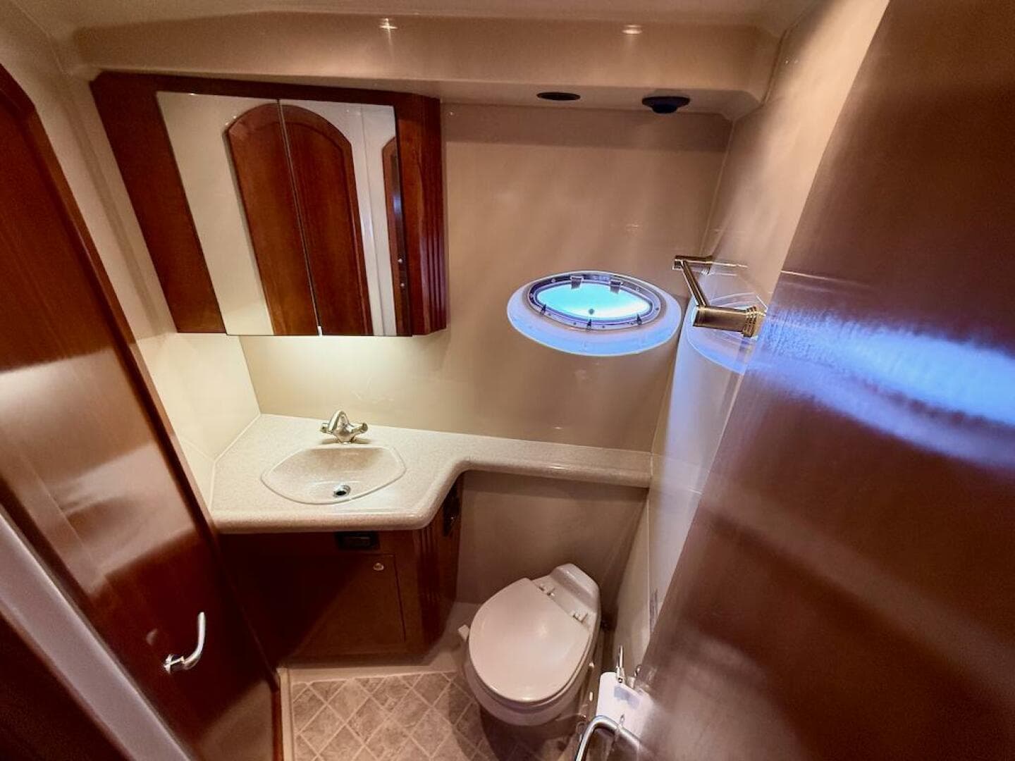 2006 Cruisers Yachts 415 Express — photo 28