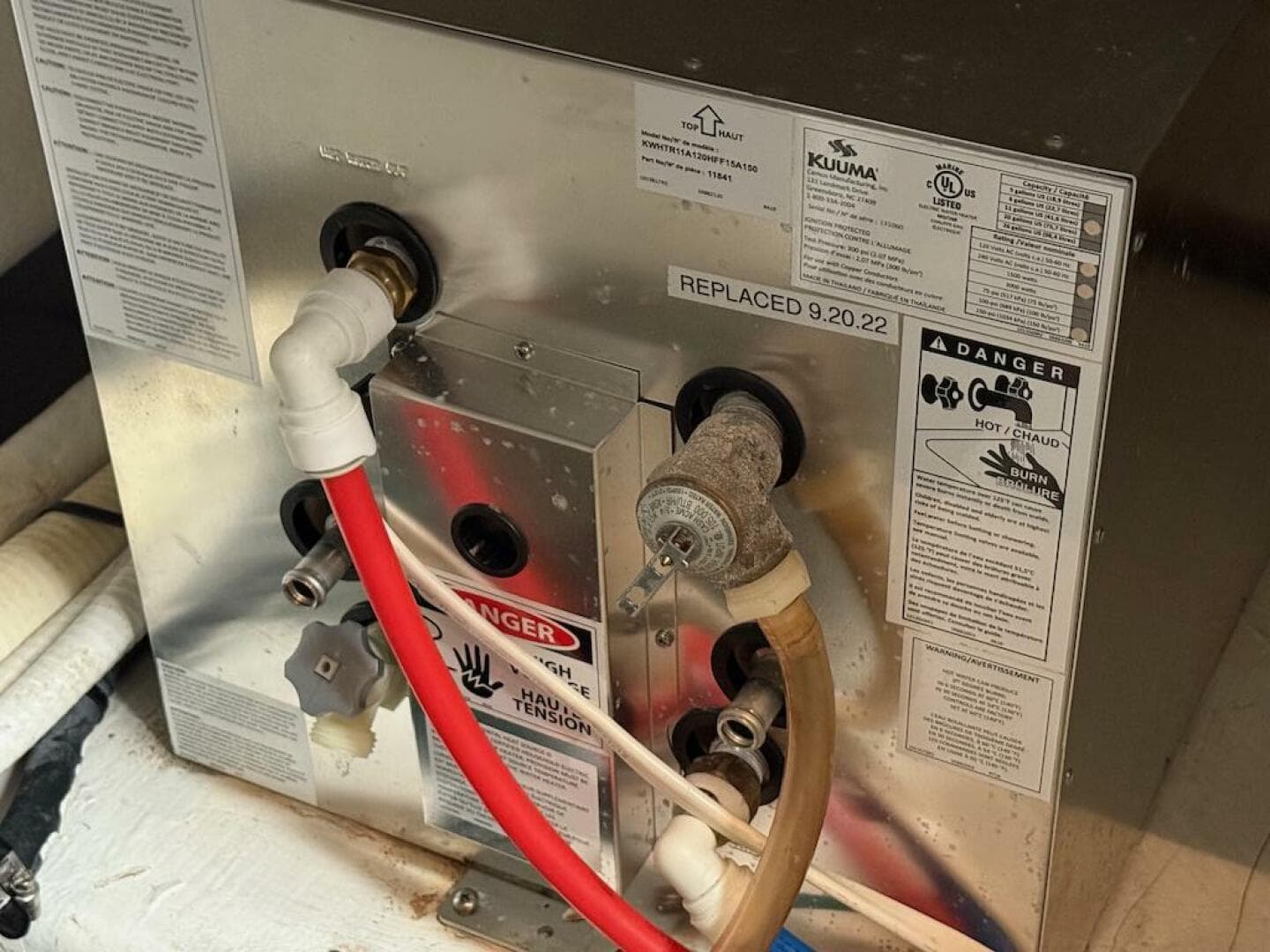 2006 Cruisers Yachts 415 Express — photo 43